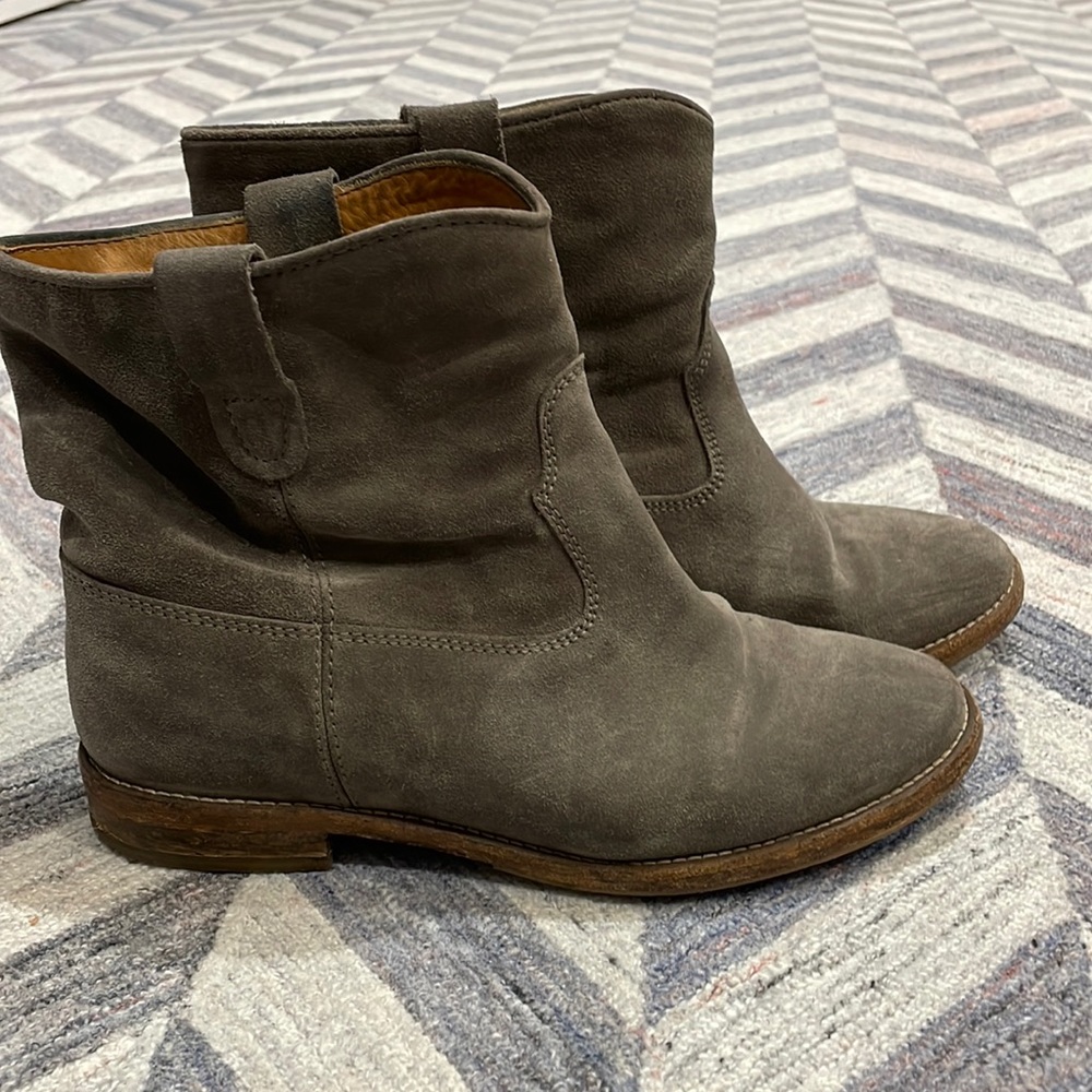 ISABEL MARANT
Crisi suede ankle boots in taupe